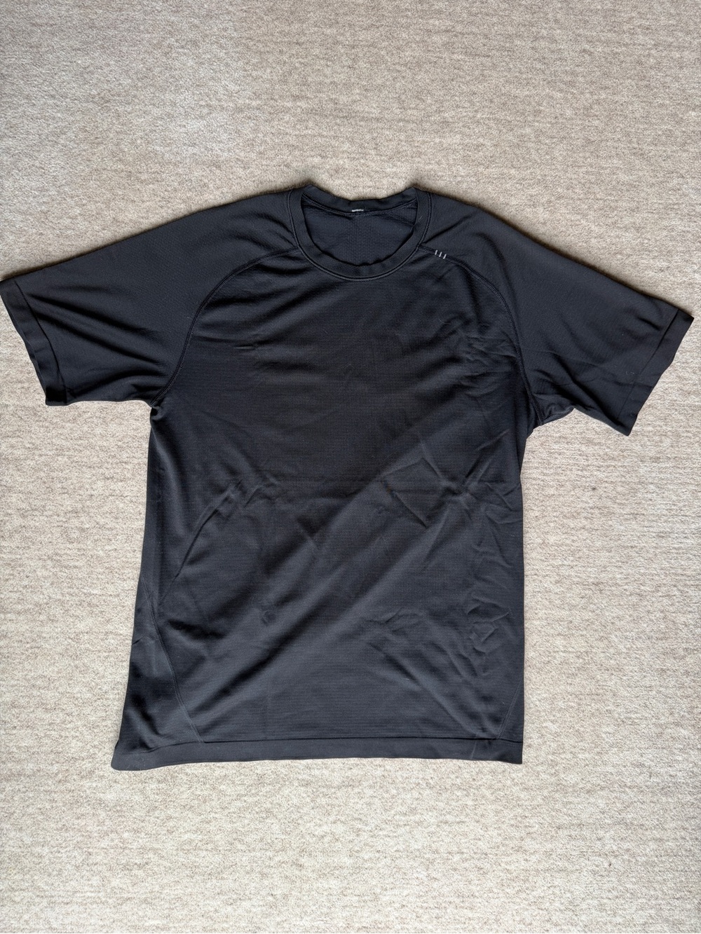 Lululemon Men's Black Performance Short Sleeve Shirt medium